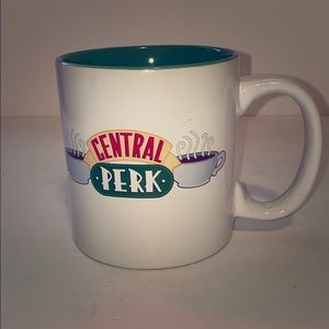 VINTAGE FRIENDS CENTRAL PERK 20 OZ CERAMIC MUG!